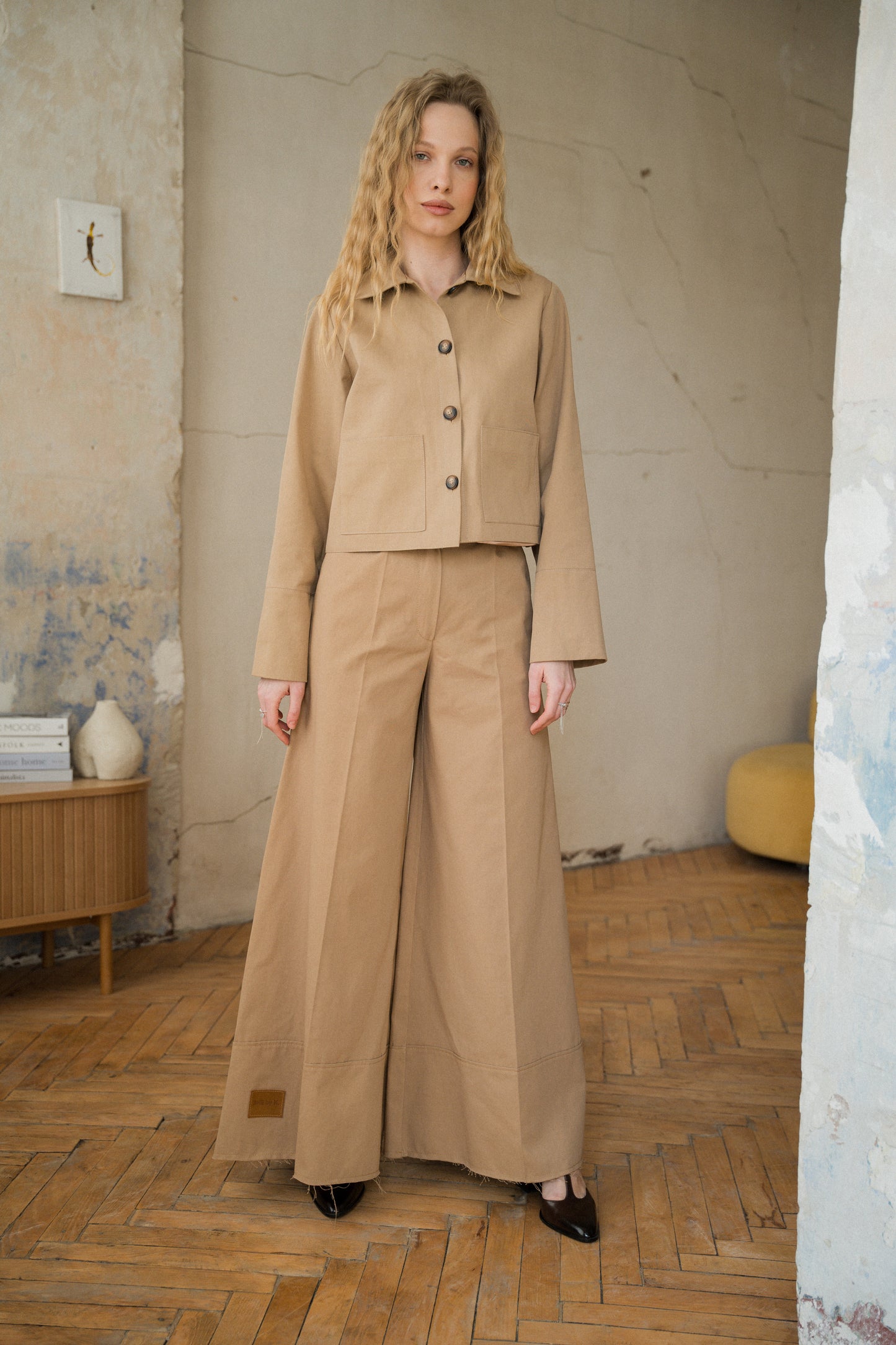 Wide-leg jeans with cuffs