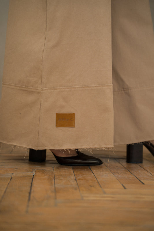 Wide-leg jeans with cuffs