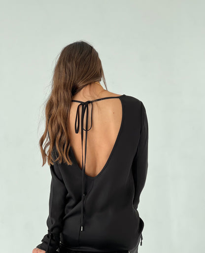 Dress with a bare back